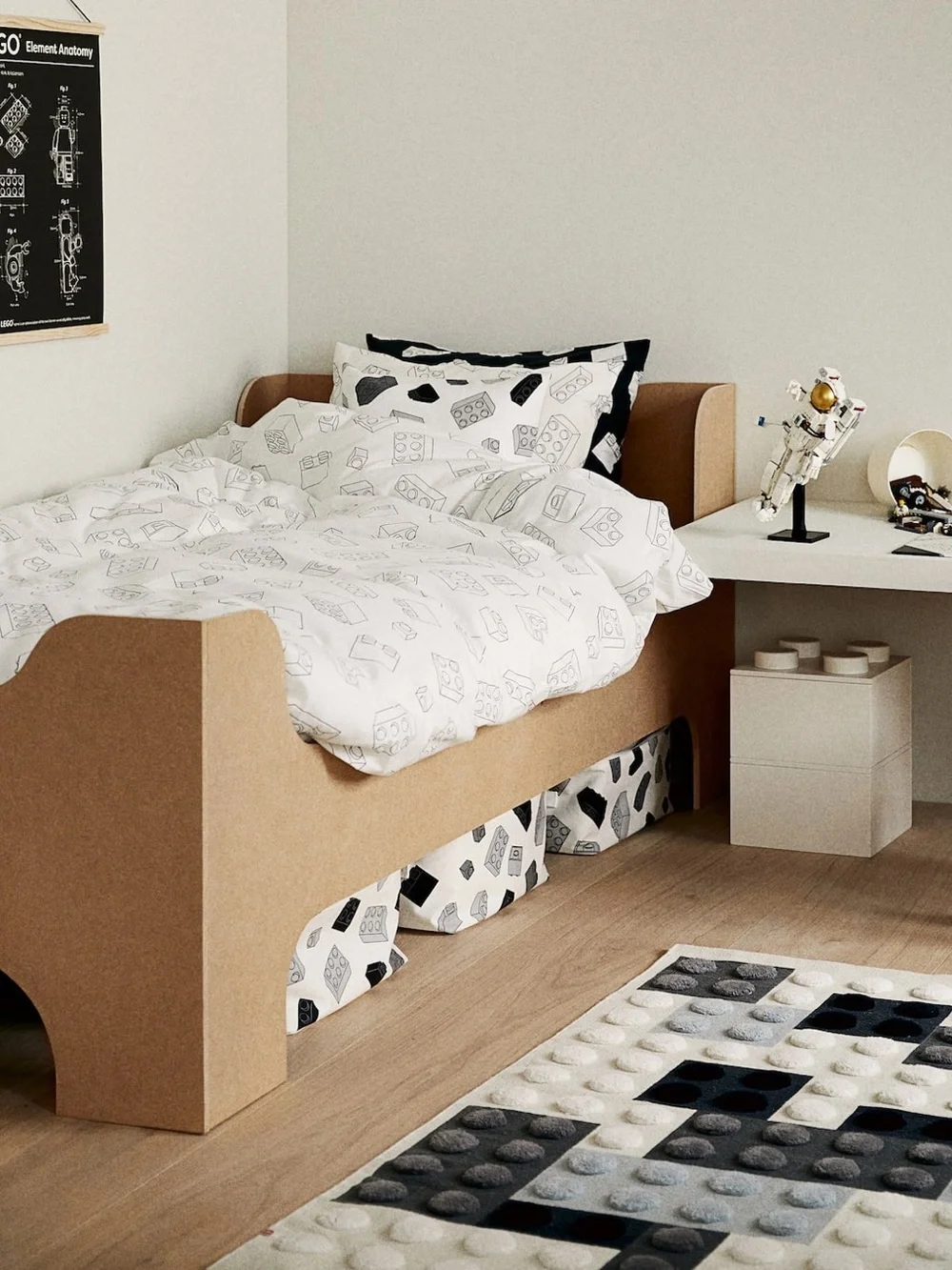H&M x LEGO black and white TWIN Duvet Cover set includes a pillowcase